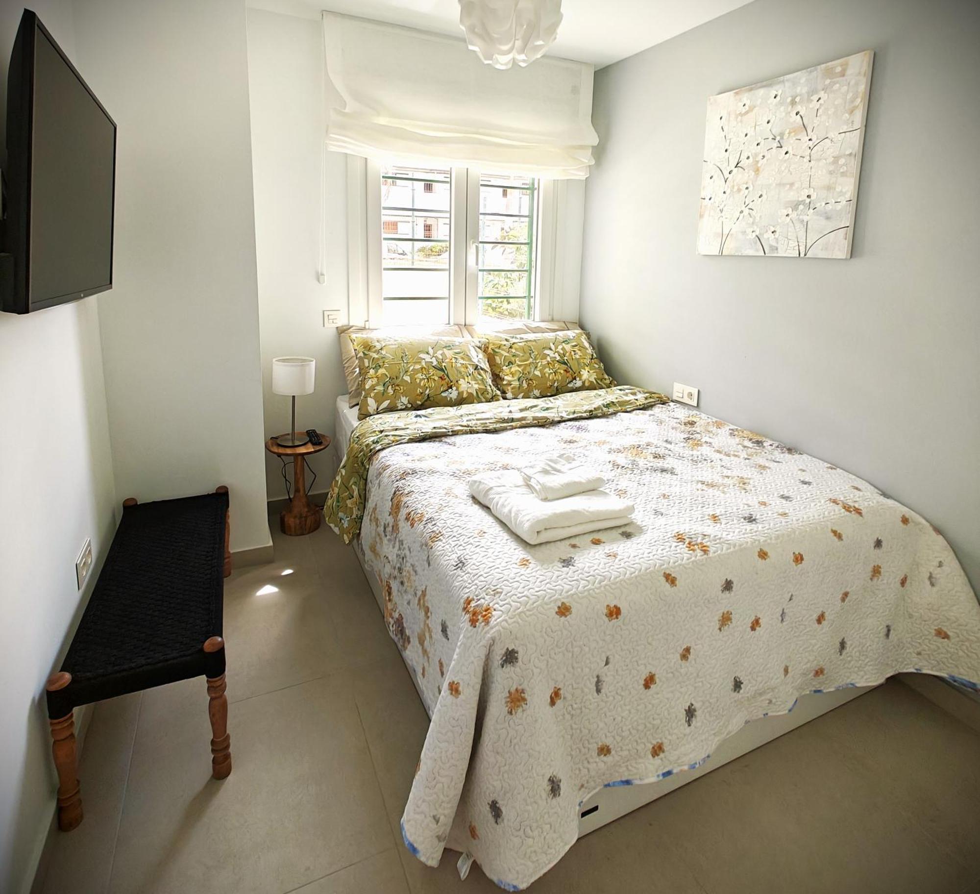 Sun Apartment - 3 Bedrooms, Priv Parking, Pool, Ac, Tv Channels, Fibre Net Los Cristianos  Exterior foto